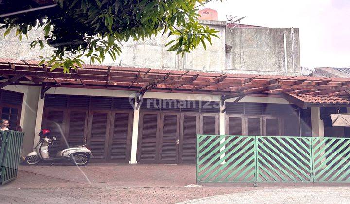 Dijual Cepat - Rumah Lama Terawat Di Pakubuwono-Keb Baru Tanah L 1