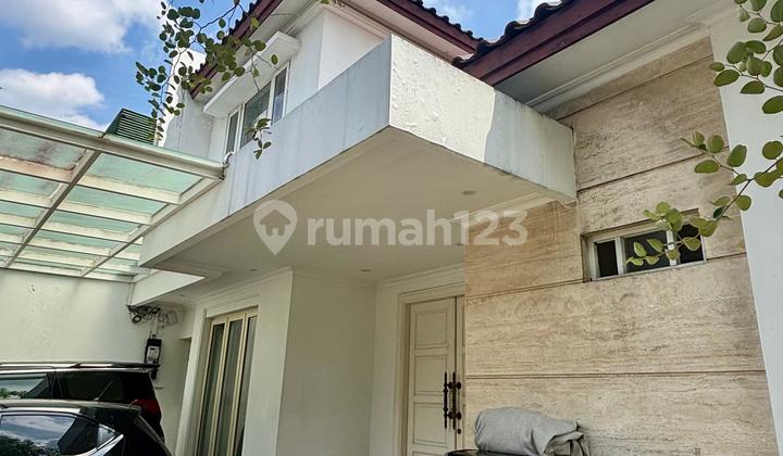 Luxury Modern Design House Ready to Live Semi Furnished With Swimming Pool Strategic Location in Blok S – Kebayoran Baru 2