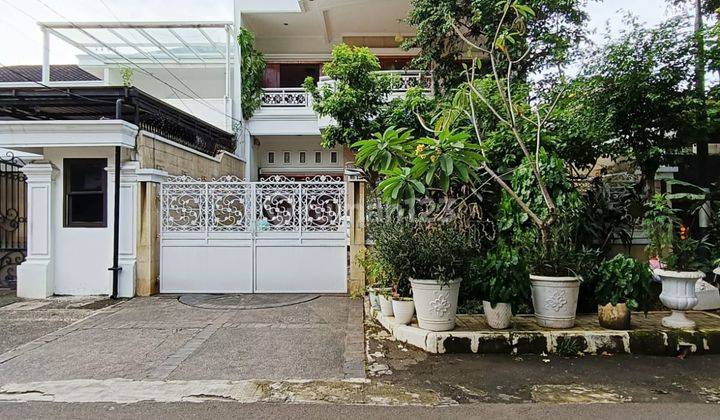 Rumah Terawat Dgn Rooftop 2lt Siap Huni Di Wijaya Keb Baru Jaksel 2