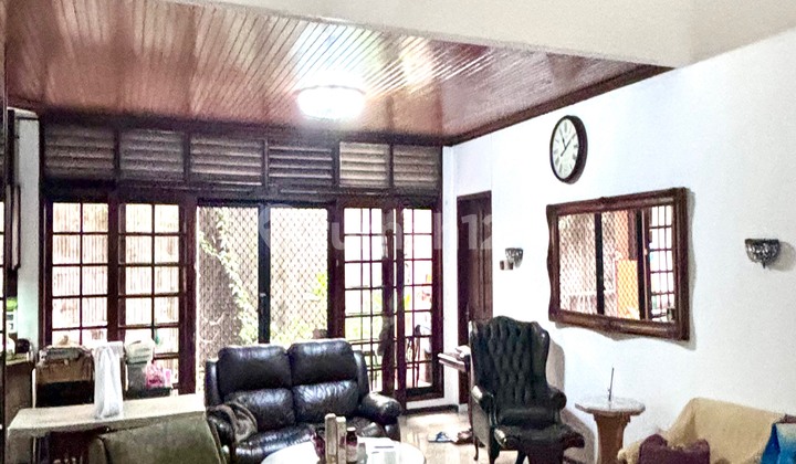 Dijual Cepat - Rumah Lama Terawat Di Pakubuwono Lokasi Strategis Dijual Cepat - Rumah Lama Terawat Di Pakubuwono Lokasi Strategis