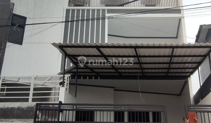 Rumah Minimalis Modern 3 Lantai Shm Baru  1