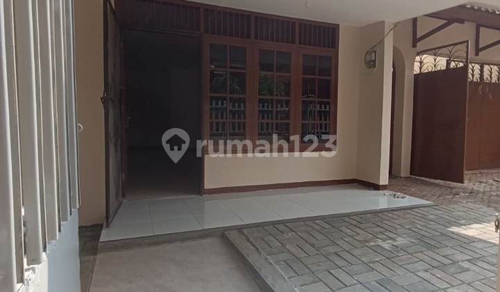 Disewakan Rumah Hook 1,5 Lantai Grand Galaxy Bekasi (rin) 2