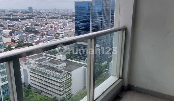 Luxury 2 BR Apartement The Royal Kensington Royal Suites Kelapa Gading 2
