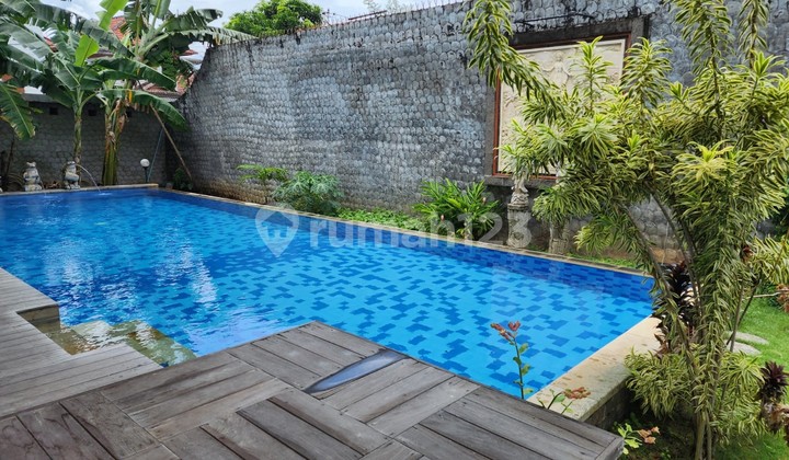 Siap Huni Rumah Mewah Private Pool di Kawasan Elit Renon Her 2