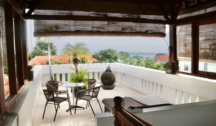 Dijual Rumah Full Furniture Shm Ada Pool Di Mumbul Ho