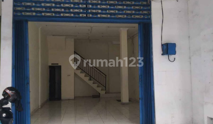 Disewakan Ruko 2 Lantai Strategis Samping Pasar Sanglah 15mi/cn 2