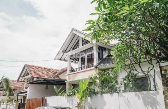 Siap Huni Rumah Lantai 2 Full Furnish Dekat Canggu Her