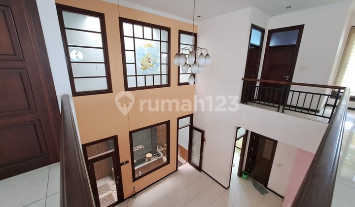 Rumah Mewah 8 Kamar Hadap Selatan di Gatsu Tengah Dd 1