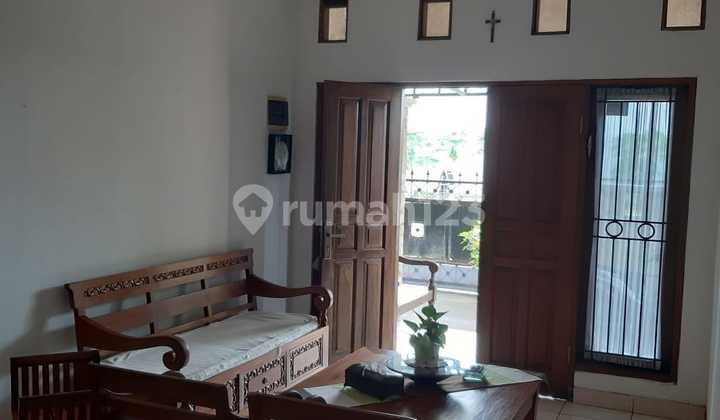 Dijual Rumah 2 Lantai Hadap Selatan Di Renon Dk 2