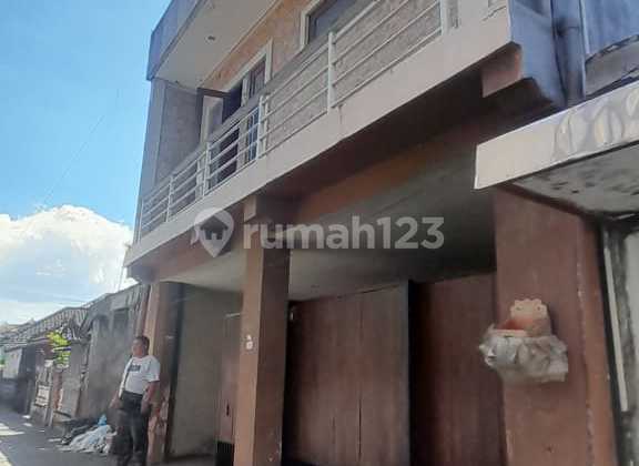 For Sale 2-Story House with Family Temple in South Denpasar Krespu