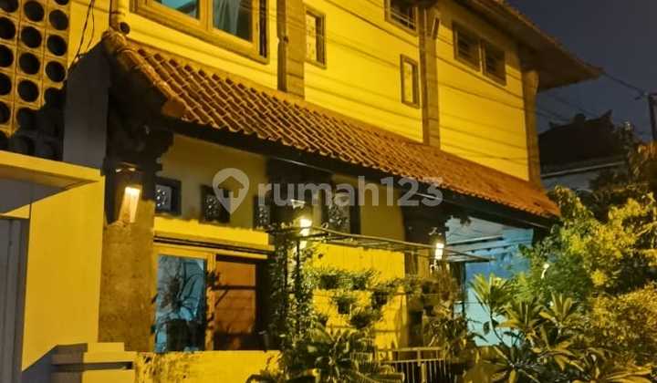 2nd Floor Semi-Furnished House in Pedungan Db