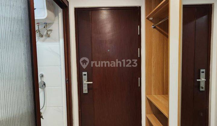 Apartemen Sky House Baru Semi Furnished (without Electronic) 2