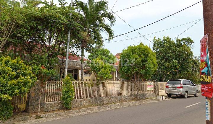 RUMAH DENGAN TANAH LUAS DAN BANGUNAN MASI ASRI DI CILACAP, JAWA TENGAH. 1