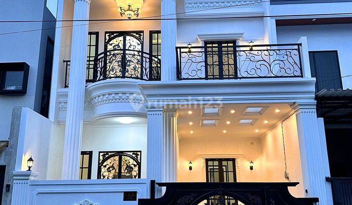 Di Jual Rumah 2 Lantai Eropa Klasik Jakarta Timur  1