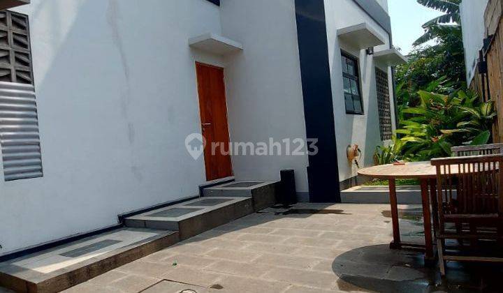 Di Kontrakan Rumah 2 Lantai Dekat Cilandak 2