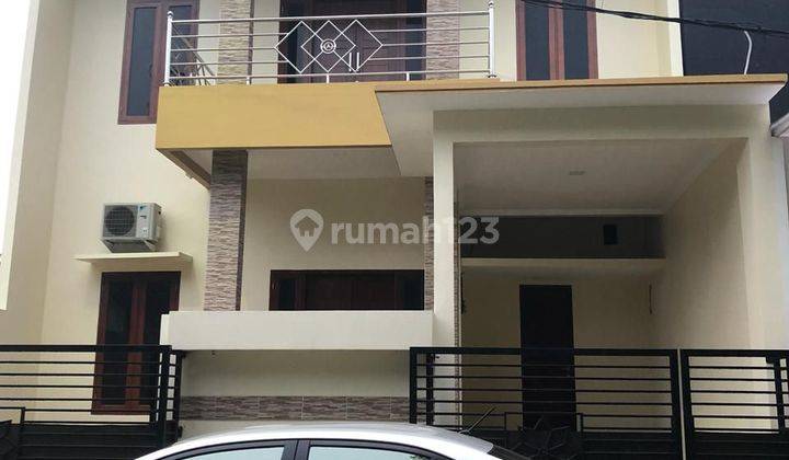 Dijual Rumah 2 Lantai Di Kemang Pratama 3 Shm 2