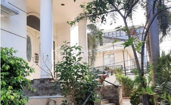 HANYA 13M, Rumah Mewah 3 Lantai di Jakarta Pusat