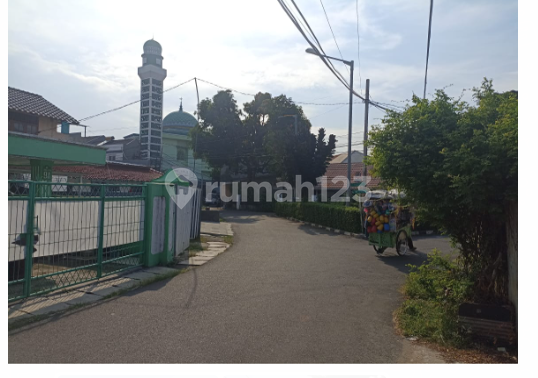 House for warehouse in Cipinang Elok, very strategic location in front of the Mosque. 2