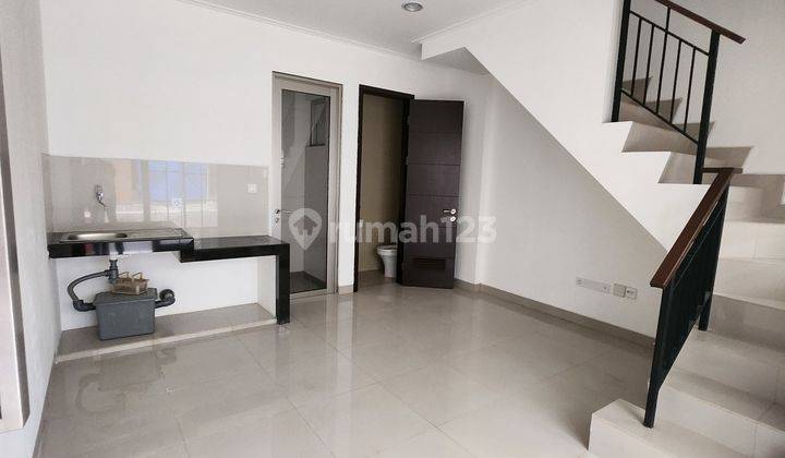 Disewakan Rumah PIK 2 Ukuran 4,5 x 10 3 lantai Unfurnished / Kosongan 1