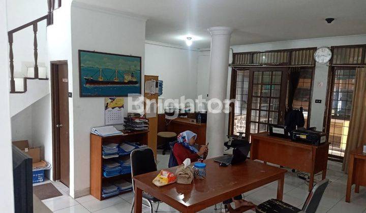 RUMAH  KANTOR 2lt halaman luas di LEBAK BULUS 2