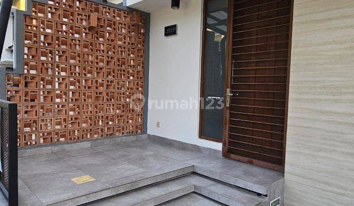 Dijual Rumah Cantik 2 Lantai Di Bintaro Tangerang Selatan, Sudah Renovasi 1