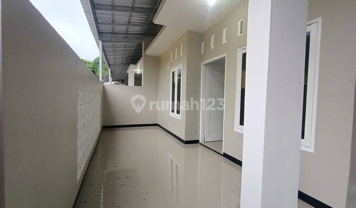 DIJUAL RUMAH SIAP HUNI DALAM PERUMAHAN GODEAN DEKAT RS AT TUROTS
