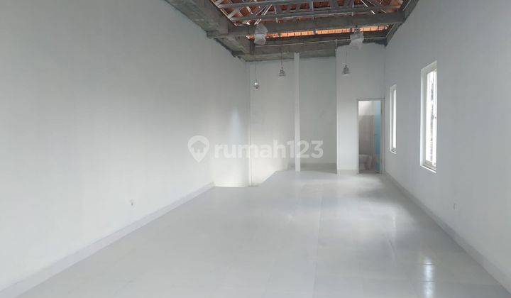 DISEWAKAN RUKO 2 LANTAI DI DEKAT AMBARUKMO PLAZA, DEPOK, SLEMAN 2