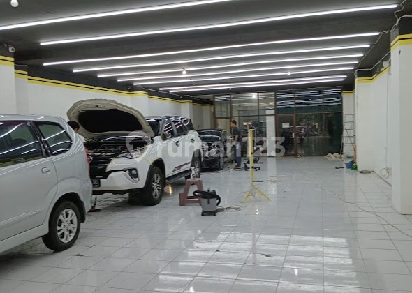 DISEWAKAN RUKO LUAS COCOK UNTUK SHOW ROOM SINDUHARJO SLEMAN 1