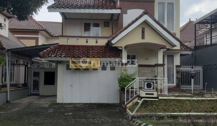 DISEWAKAN RUMAH 2 LANTAI SEMI FURNISH DALAM PERUMAHAN SLEMAN 1