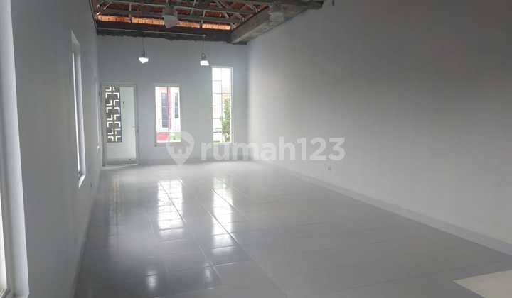 DISEWAKAN RUKO 2 LANTAI DI DEKAT AMBARUKMO PLAZA, DEPOK, SLEMAN 1