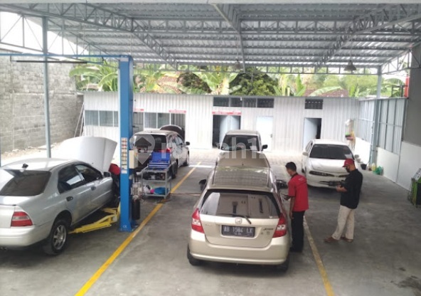 DISEWAKAN RUKO PARKIR LUAS, BANYURADEN, GAMPING, SLEMAN 2