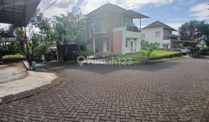 Rumah Tinggal 2 Lantai di Kota Manado