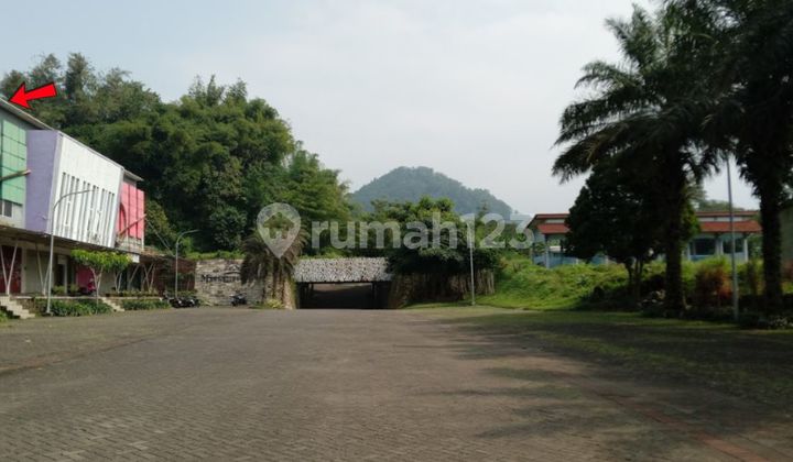 Strategic Commercial Building Independent Asset, Pasuruan Regency