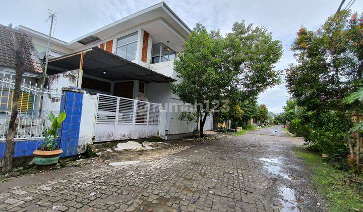 Rumah 2 Lantai Di Makassar 2