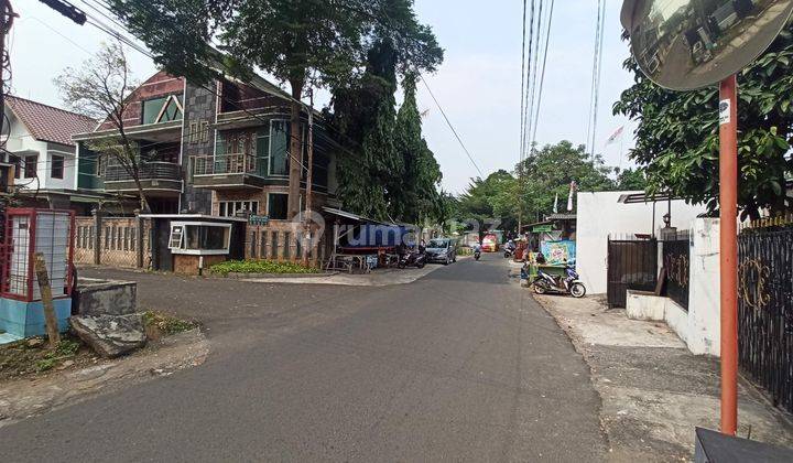 Rumah Dua Lantai di Jakarta Selatan 2