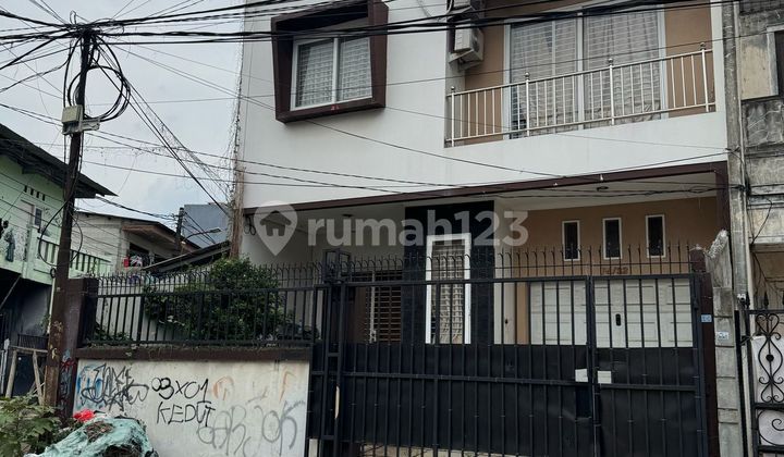 Dijual Rumah di Green Garden, Jakarta Barat Dijual Rumah di Green Garden, Jakarta Barat