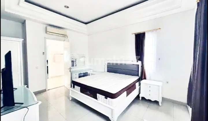 For Rent: De Maja House with Swimming Pool, BSD