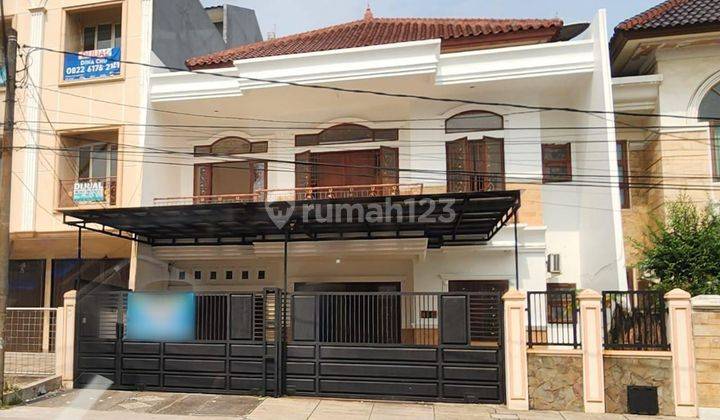 Dijual Rumah Megah 12x22 di Taman Surya, Jakarta Barat 1