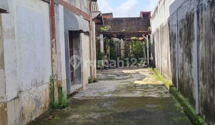 Old Wooden House for Sale, Land Price Calculated in Palembang