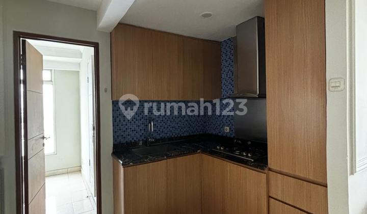 DISEWAKAN APARTMEN 5 BR -LUAS BUAT KELUARGA - CAWANG 2