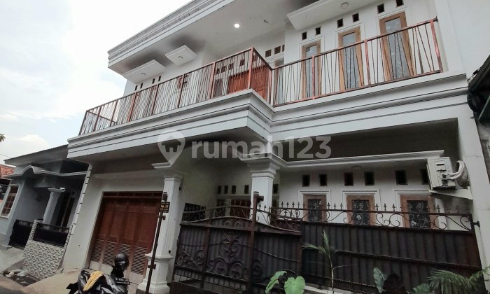 Beautiful House in a Tidy Settlement in Cireundeu Near MRT Access 2