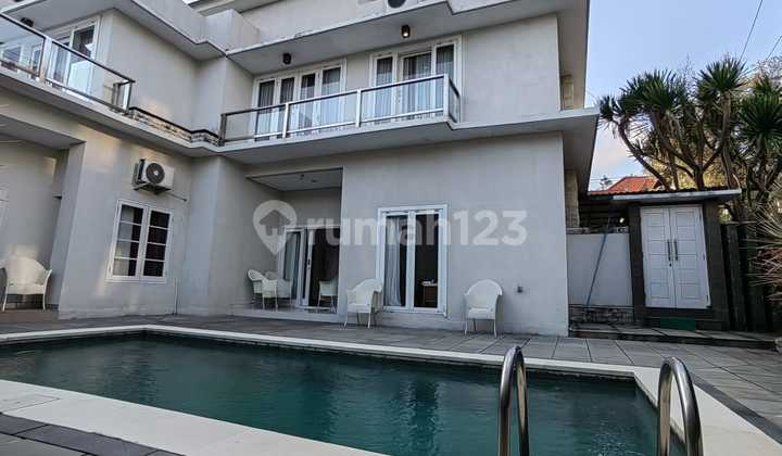 Villa Premium Dekat Pantai Jimbaran 