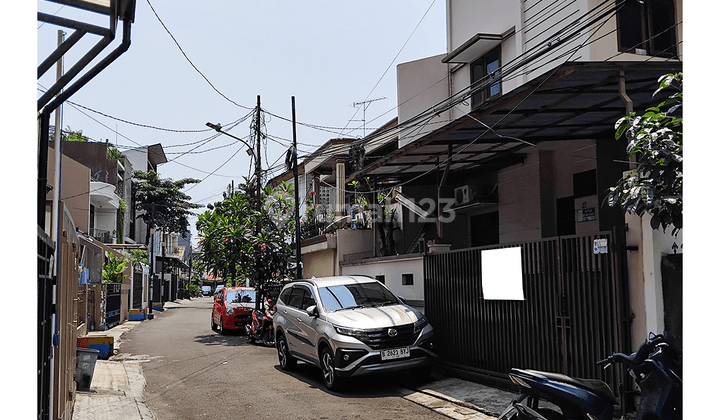 Dijual Rumah Tinggal Dan Kost 5 Kamar di Tomang Row 2 Mobil 2