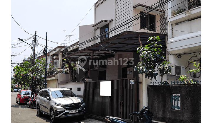 Dijual Rumah Tinggal Dan Kost 5 Kamar di Tomang Row 2 Mobil 1