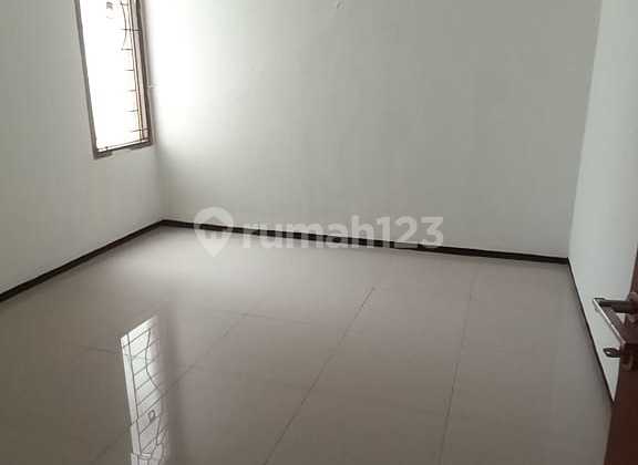 Dijual Ruko 3 lantai di jalan raya Padalarang   2