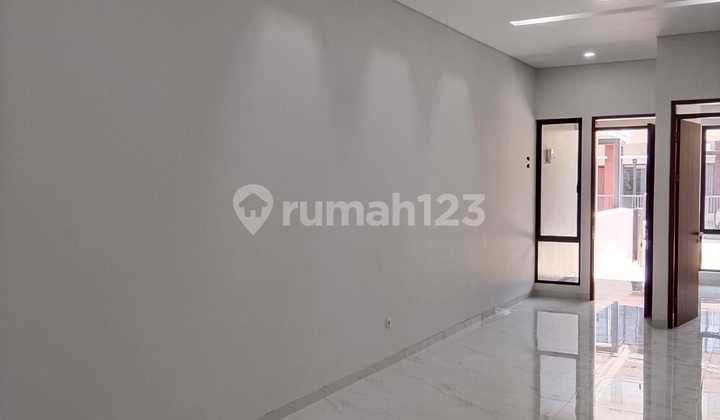 Dijual Rumah Baru Dibangun di Mekar Wangi. Jarang Ada 2
