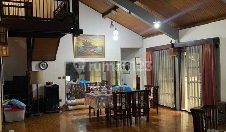Spacious House For Sale In Hook In The Pasteur Wing 2