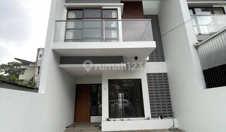 Dijual / Sewa Rumah 3 Lantai Di.jalan Sutami Bandung Bagus 1