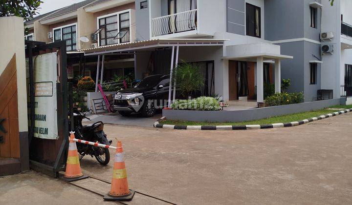 Rumah Hook Cluster 2 Lantai Semi Furnished Bagus SHM - Sertifikat Hak Milik di Cibubur 1