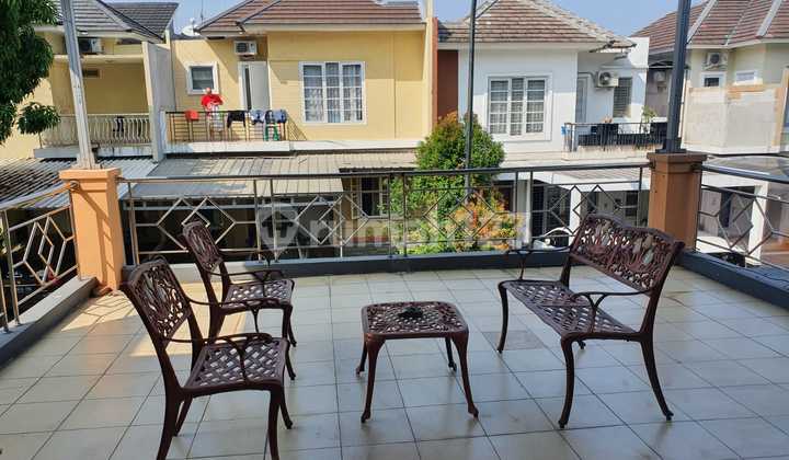 House for Rent in Kota Wisata, Cibubur, Furnished, Well-Maintained, Ready to Occupancy 1